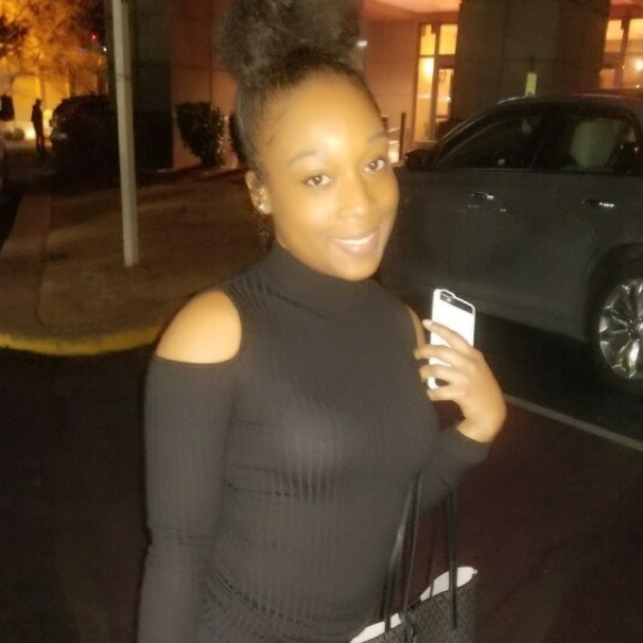 Meet your Posher, Nedra - Picture 1 of 1